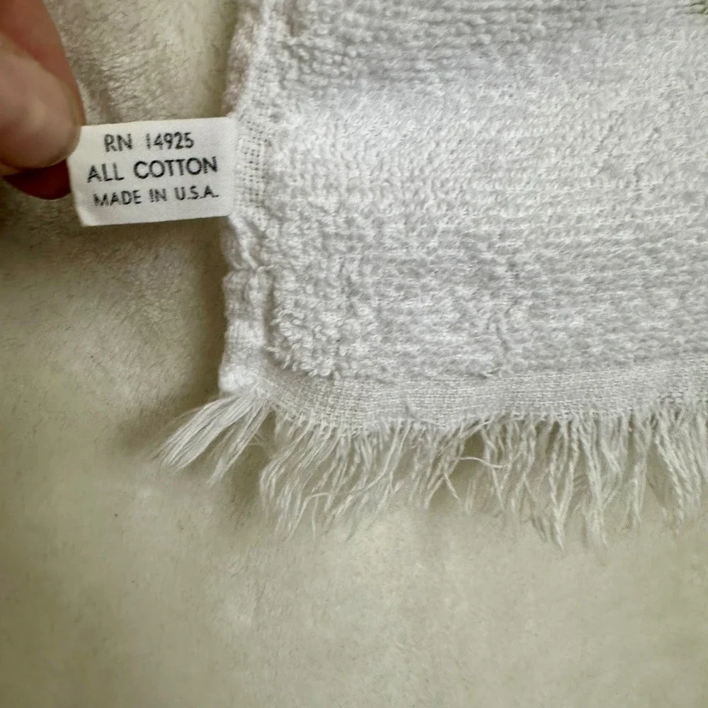 Vintage 70s Rose Floral Terry Cloth Bath Towel Fringed All Cotton Made in USA